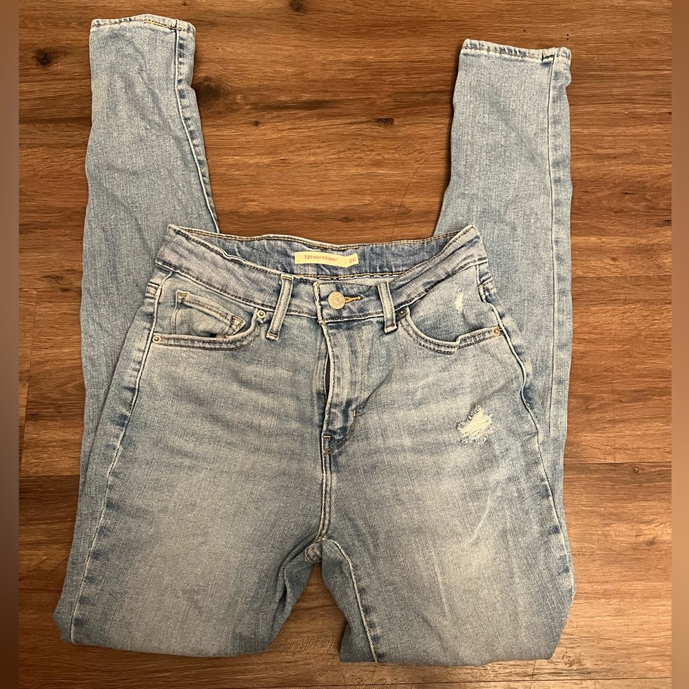 Levi’s High Rise Skinny Jeans. Size:26